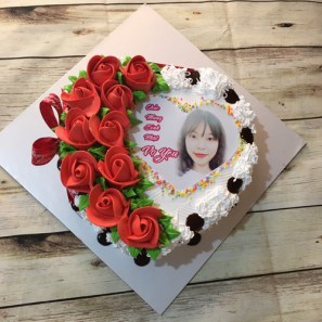 bánh sinh nhật in ảnh hình trái tim ngọt ngào tặng bạn gái